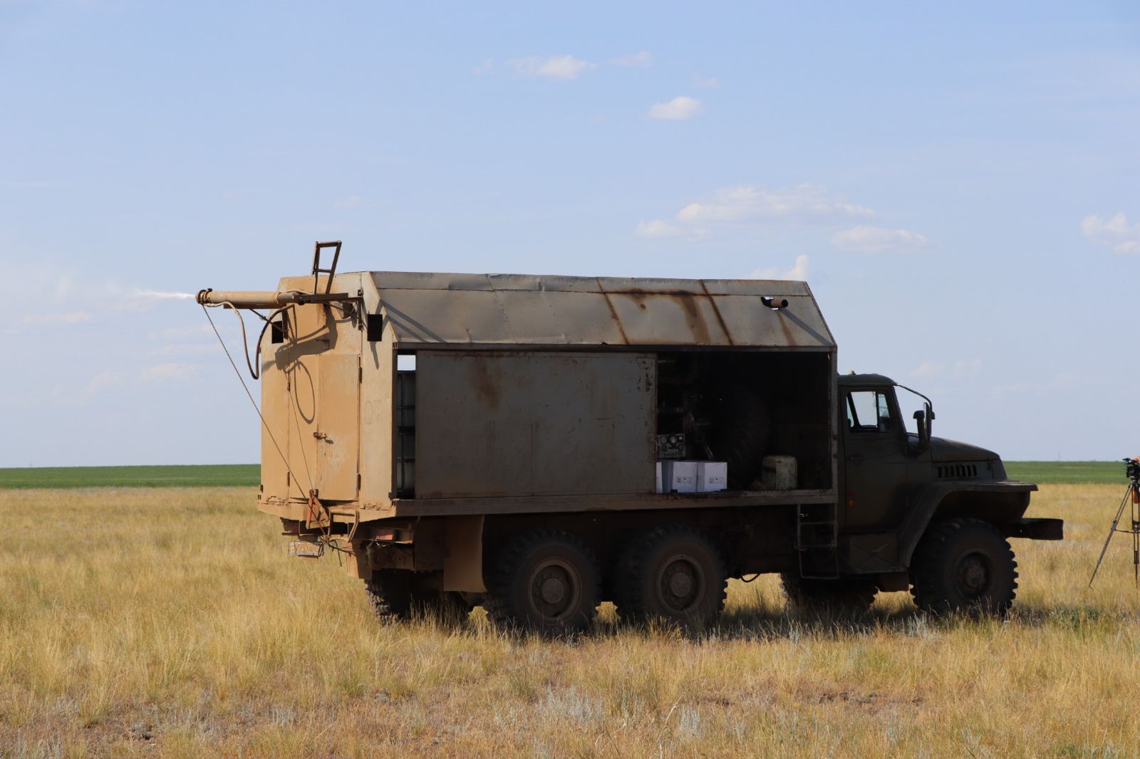 БҚО-да шегірткеге қарсы улау жұмыстары жүріп жатыр
