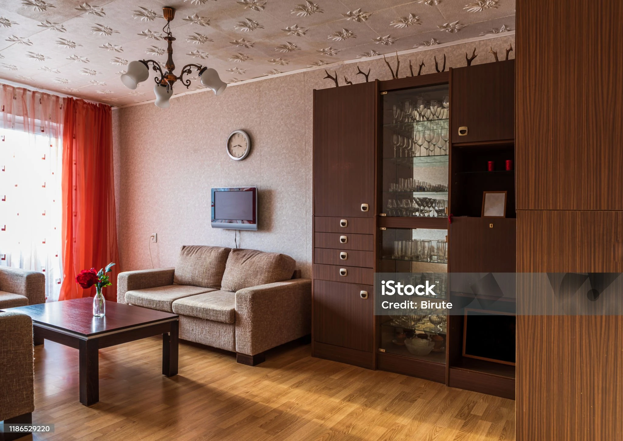 Женщина с инвалидностью едва не осталась без жилья в Казахстане