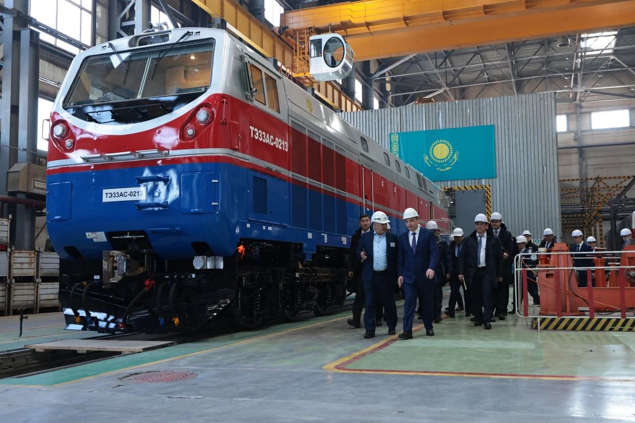 В Казахстане планируют закупить 456 локомотивов