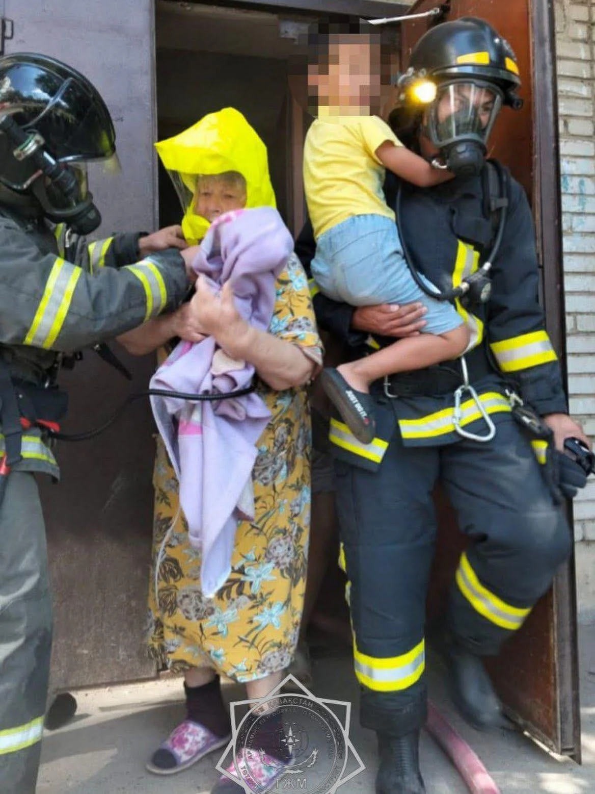 Оралда көпқабатты тұрғын үйден өрт шықты