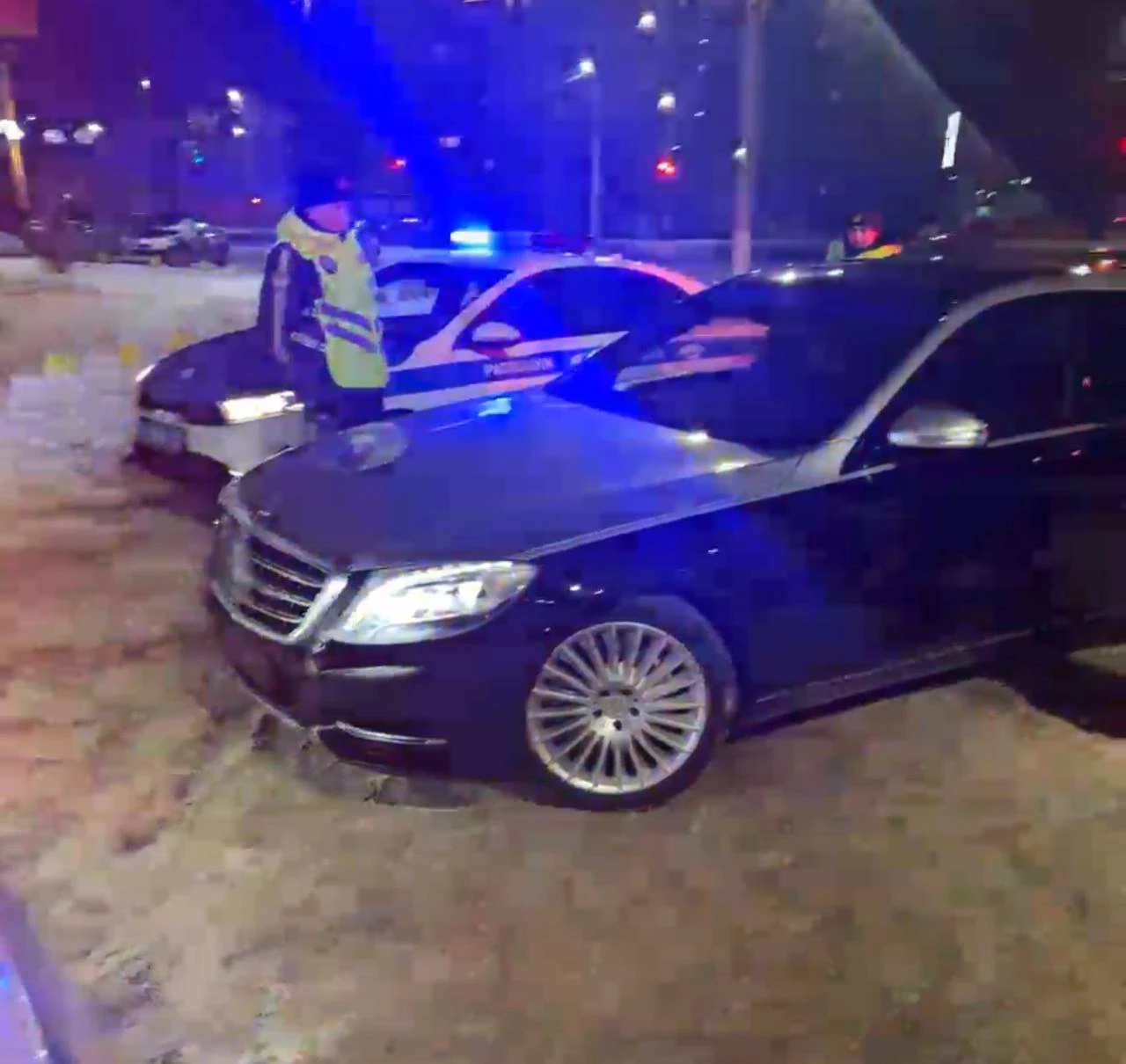 Водителя с поддельными госномерами задержали в Уральске