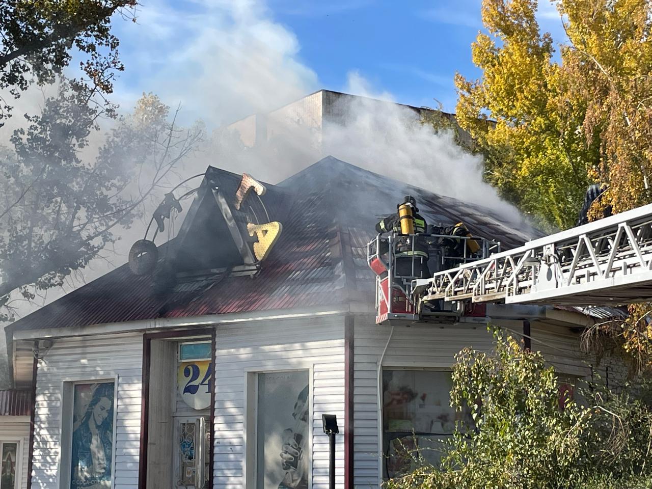 В Уральске горел продуктовый магазин &quot;Омега&quot;