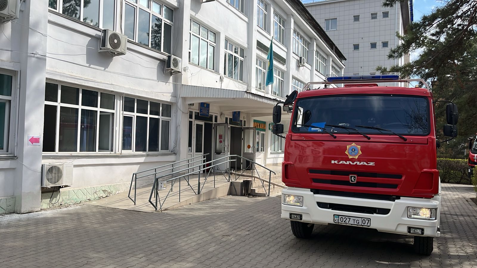 Пожар произошел в здании поликлиники Уральска