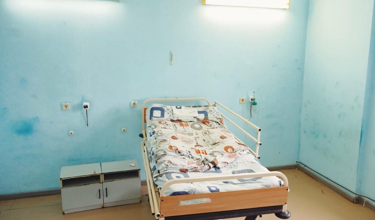 Два здания Атырауской областной больницы закрыли на капитальный ремонт