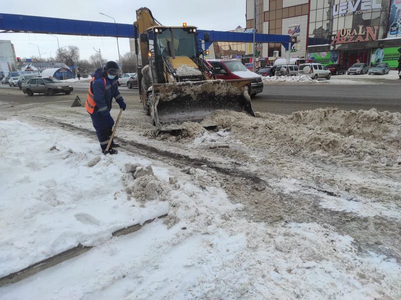 Оралда 241 мың текше метр қар шығарылды