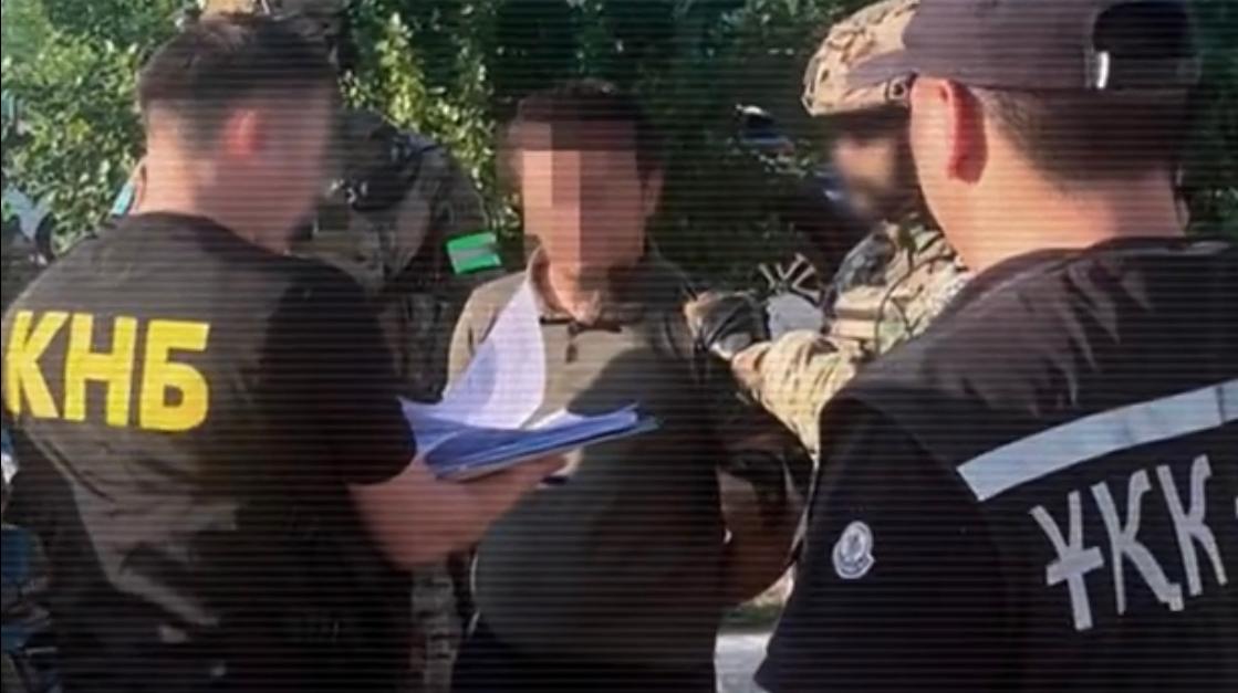 В КНБ РК прокомментировали громкое задержание вымогателей в Уральске