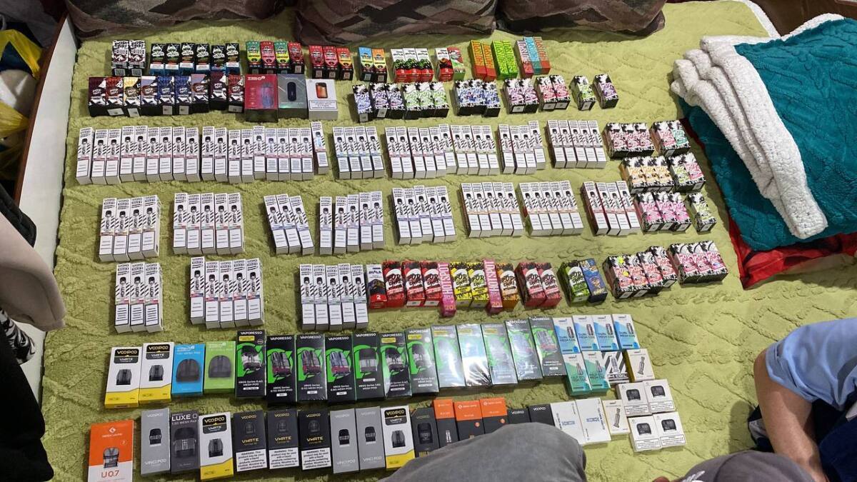 Житель Уральска продал вейп подростку