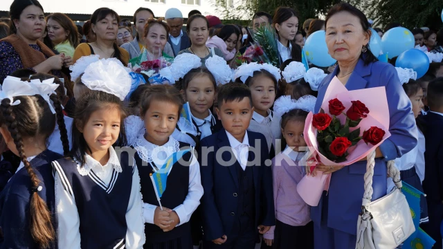 Сколько детей зачислены в первые классы в Уральске