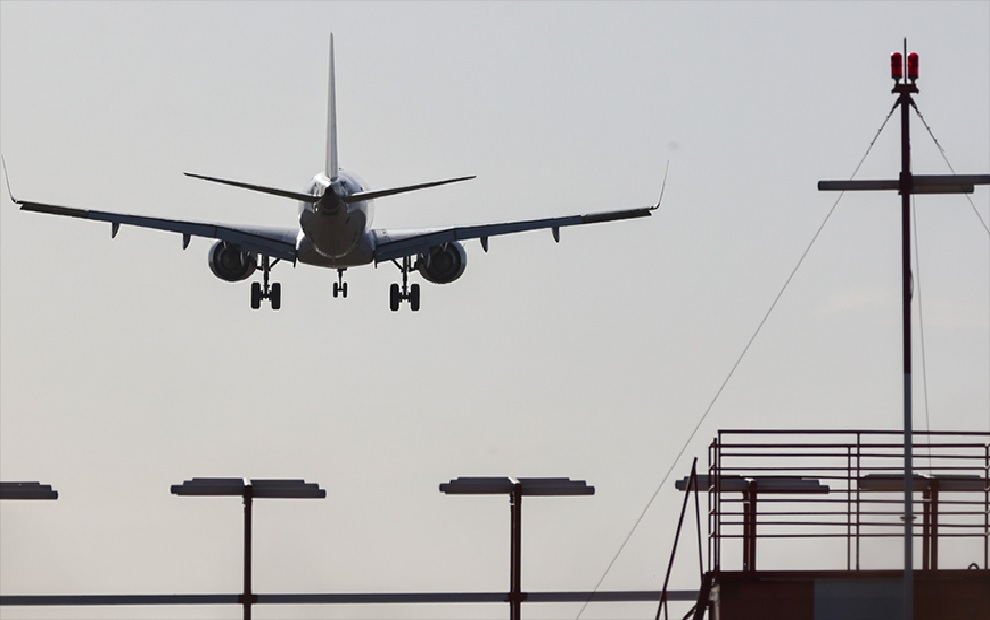 Подавший сигнал бедствия над Каспием Boeing приземлился в Астрахани