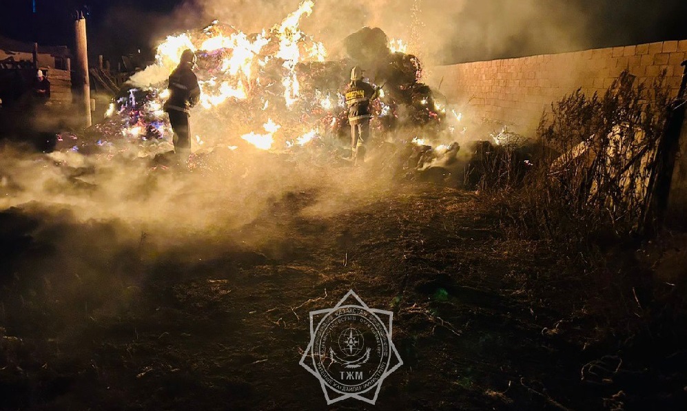 Сено на 130 квадратных метрах загорелось в ЗКО