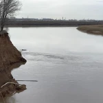 Уровень воды в Урале продолжает медленно подниматься