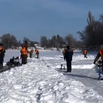 На водоёмах ЗКО начали резать лёд