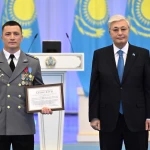 Токаев наградил офицеров силовых структур
