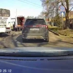 Mazda врезалась в пассажирский автобус в Уральске. Есть пострадавшие