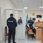 Жителя Уральска судят за убийство лучшего друга: мать погибшего не верит в его виновность