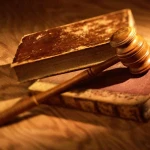 Верхом на верблюдах приехали голосовать животноводы на юге Казахстана