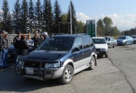 Уральцы опасаются огромных пауков во дворах частных домов