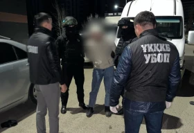 В ЗКО мошенник выдавал себя за женщину и знакомился с мужчинами в интернете