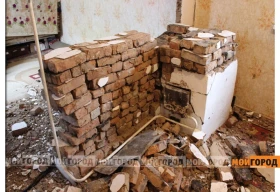 Exeed опрокинулась на крышу после столкновения с минивэном в Уральске