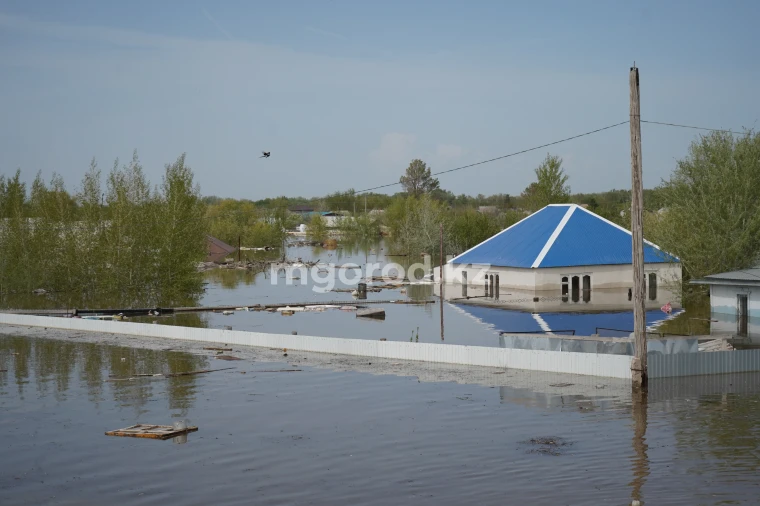 Вода в затопленных дачных домах Уральска может продержаться до трех месяцев | Мой Город Вода в затопленных дачных домах Уральска может продержаться до трех месяцев