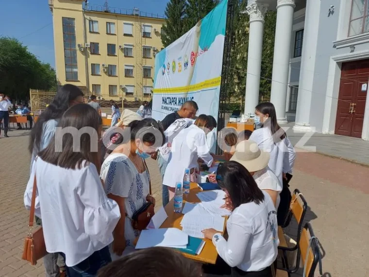 Более 300 вакансий представили на ярмарке вакансий в Уральске | Мой Город Более 300 вакансий представили на ярмарке вакансий в Уральске