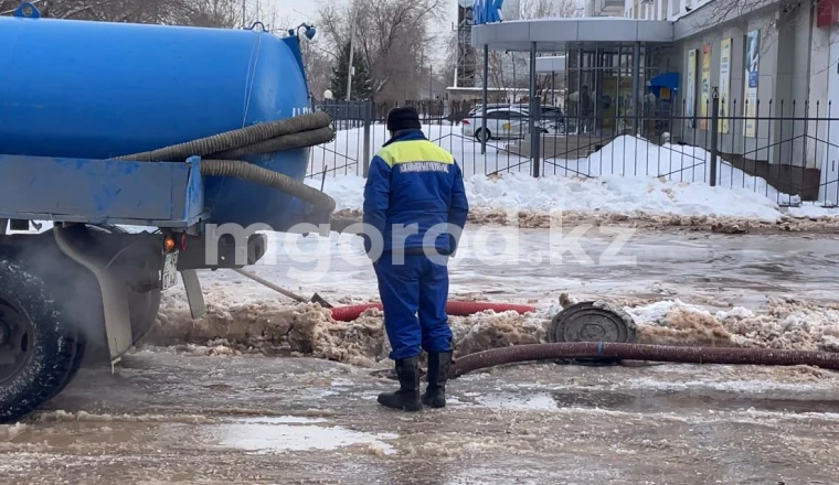 Авария на трубопроводе в Уральске: когда планируют завершить ремонт | Мой Город Авария на трубопроводе в Уральске: когда планируют завершить ремонт