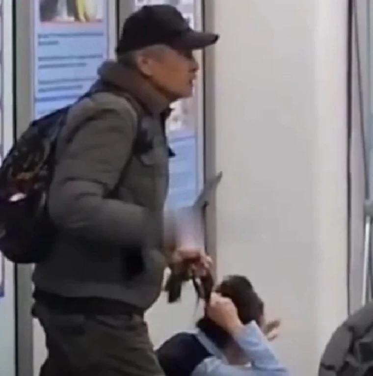 Мужчина с ножом взял в заложники сотрудницу алматинского аэропорта | Мой Город Мужчина с ножом взял в заложники сотрудницу алматинского аэропорта