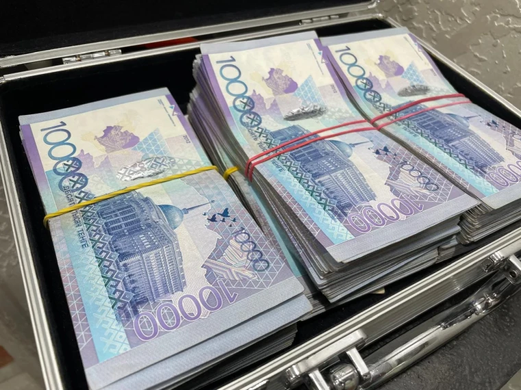 У казахстанца конфисковали 37 тысяч долларов по пути в Китай за машиной | Мой Город У казахстанца конфисковали 37 тысяч долларов по пути в Китай за машиной