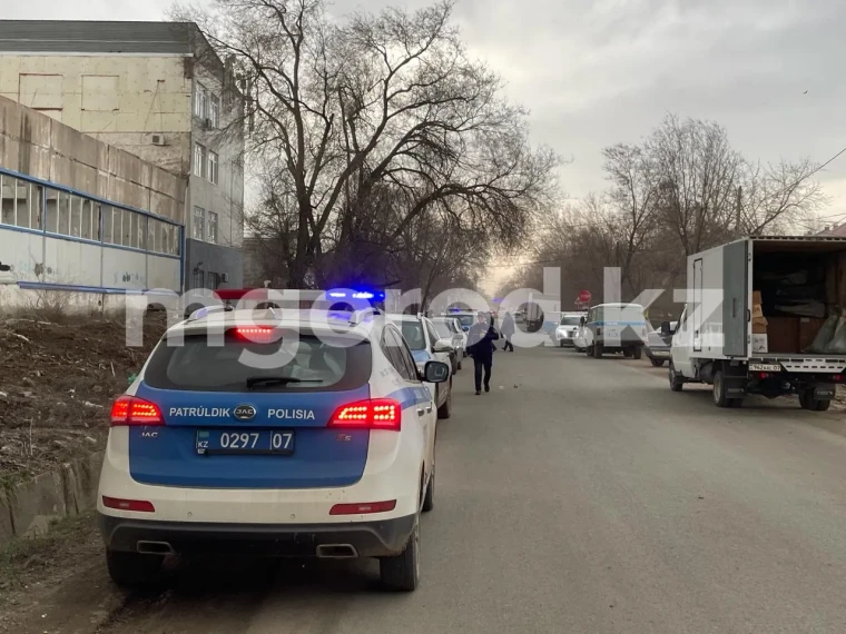 Труп мужчины обнаружили в центре Уральска | Мой Город Труп мужчины обнаружили в центре Уральска