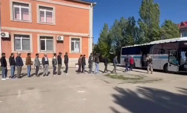 Сотню незаконных трудовых мигрантов выявили в Актобе | Мой Город Сотню незаконных трудовых мигрантов выявили в Актобе