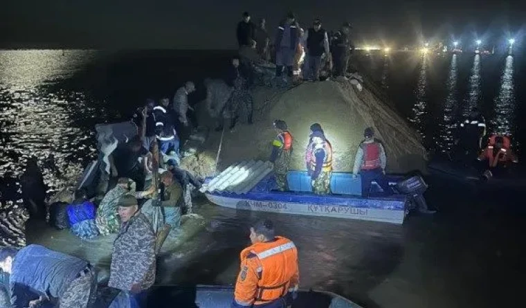 Дамбу прорвало в Атырауской области | Мой Город Дамбу прорвало в Атырауской области