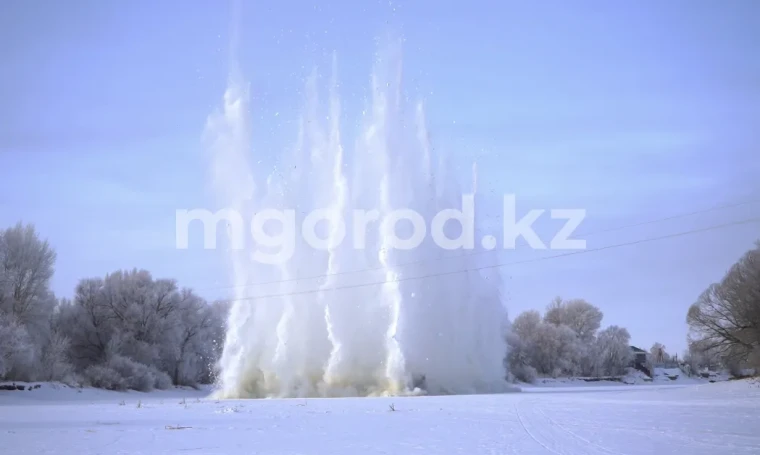На водоёмах ЗКО начали взрывать лёд | Мой Город На водоёмах ЗКО начали взрывать лёд