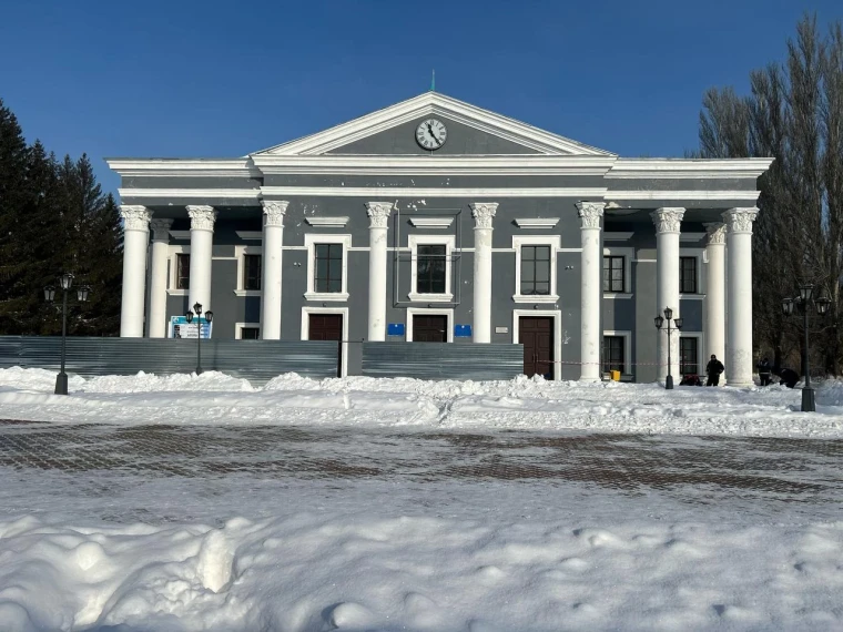 Театр имени Островского в Уральске закрыли на реставрацию | Мой Город Театр имени Островского в Уральске закрыли на реставрацию