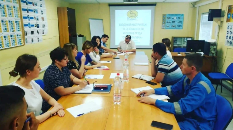Профилактику производственного травматизма обсудили на встрече с коллективами в Аксае | Мой Город Профилактику производственного травматизма обсудили на встрече с коллективами в Аксае